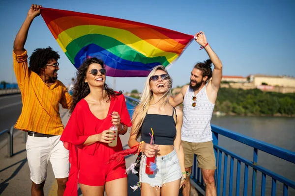 Feliz Grupo Amigos Gente Asiste Evento Orgullo Gay —  Fotos de Stock