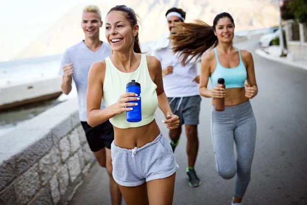 Correr Deporte Ejercicio Concepto Estilo Vida Saludable Gente Feliz Corriendo —  Fotos de Stock