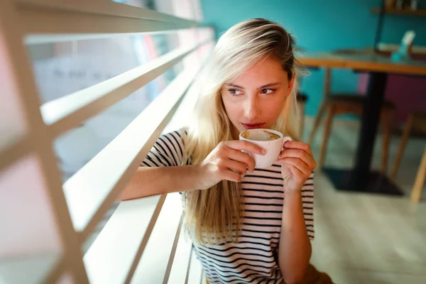 Beautiful Young Woman Enjoying Cup Coffee While Relaxing Home — Stock Photo, Image