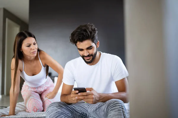 Shocked Wife Caught Husband Cheating Snooping His Messages Lover Smartphone — 스톡 사진