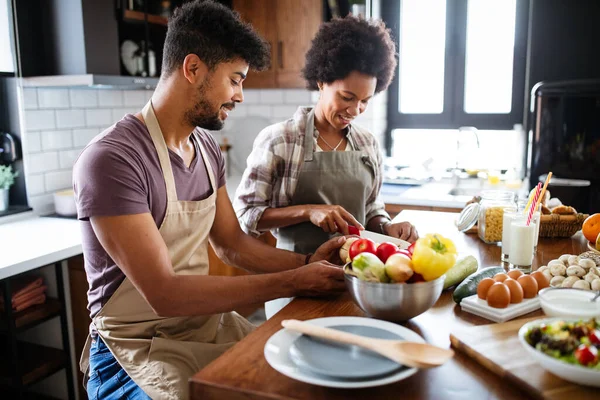 Portrait Happy Young Couple Cooking Together Kitchen Home — Stock Photo, Image