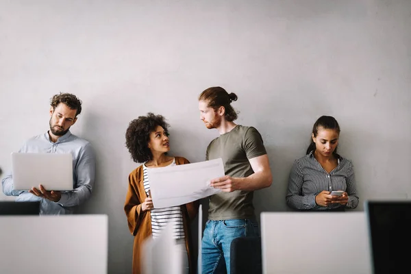 Grupo Arquitectos Empresarios Que Colaboran Proyectos Oficina — Foto de Stock