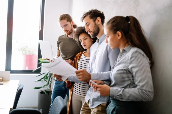 Collaborazione Analisi Parte Imprenditori Che Lavorano Insieme Ufficio — Foto Stock