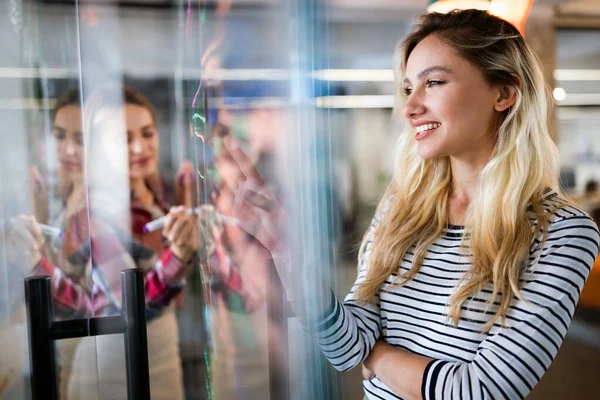 Kreative Junge Professionelle Designerin Beim Brainstorming Büro Business Design Arbeit — Stockfoto