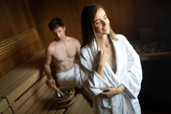 Casal Descansando Relaxando Suando Sauna — Fotografia de Stock