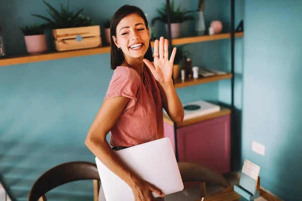 Portret Van Een Mooie Student Zakenvrouw Slimme Casual Met Behulp — Stockfoto