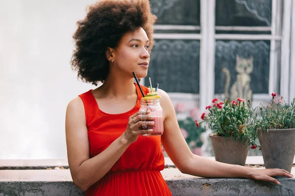 Gesunde Getränke Ernährung Entgiftung Und Menschenkonzept Nahaufnahme Von Schönen Afro — Stockfoto