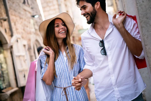 Winkelen Graag Samen Mooi Jong Liefdevol Paar Wandelen Door Straat — Stockfoto