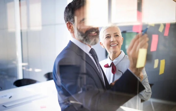 Geschäftsleute Arbeiten Konferenz Und Meeting Modernem Büro — Stockfoto