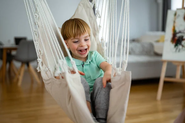 Retrato Criança Criança Feliz Menino Sorrindo Casa — Fotografia de Stock