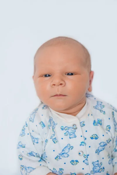 Retrato de um bebê recém-nascido. — Fotografia de Stock