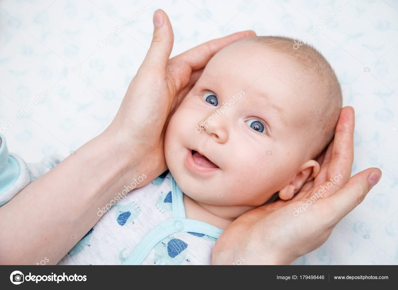 Download Portrait Baby Mother Hand Supporting Head Stock Photo Image By C Svianola 179498446