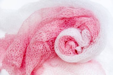 Örme kumaş roll dan tiftik ipliği.