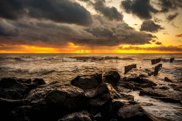 Sunset. Beautiful sunset Black sea. Gold sea sunset. Picture Sea — Stock Photo, Image