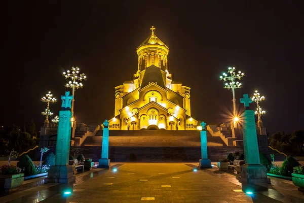 La plus grande cathédrale orthodoxe de la région du Caucase - Sameba cathe — Photo
