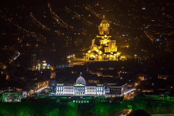 Tbilisi arkitektur i natt. Alla viktiga sevärdheter på ett skott: Jag — Stockfoto
