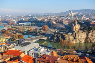 Tiflis panoramik görünümü, Sameba, Metekhi, Sonbahar, Georgia