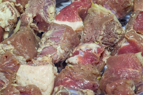 Çiğ şiş, Barbekü için çiğ et