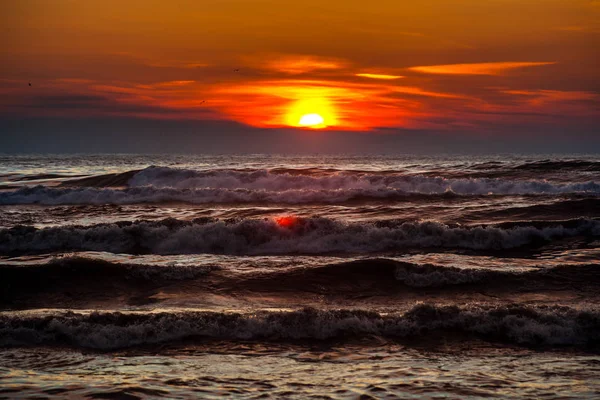 Sunset. Beautiful sunset Black sea. Gold sea sunset — Stock Photo, Image