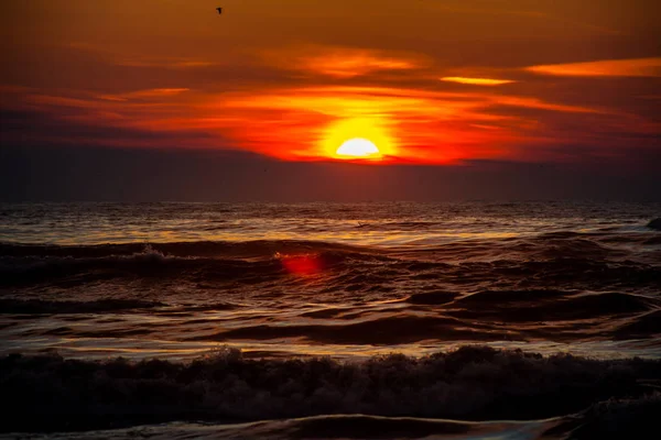 Sunset. Beautiful sunset Black sea. Gold sea sunset — Stock Photo, Image