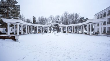 Lake Bazaleti üzerinde oturma odası karmaşık kış zamanında, Dusheti, Ge