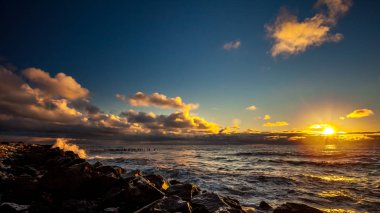 Karadeniz'de, Poti, Gürcistan renkli günbatımı