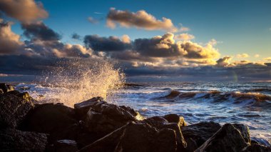 Karadeniz'de, Poti, Gürcistan renkli günbatımı