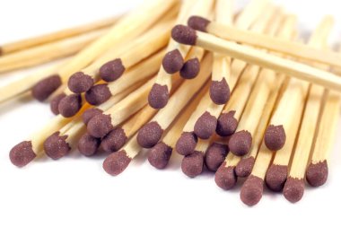 Beyaz arka plan üzerinde izole maç sopa Groupe