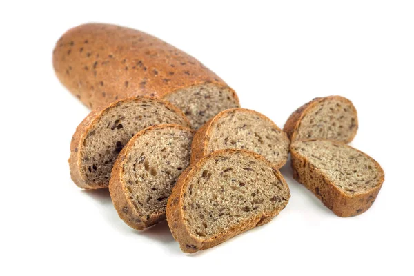 Donker roggebrood met zaden op witte achtergrond — Stockfoto