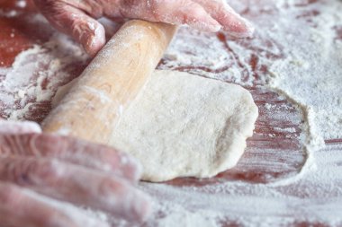 Anne Vareniki - köfte evi ve peynir ile hazırlama