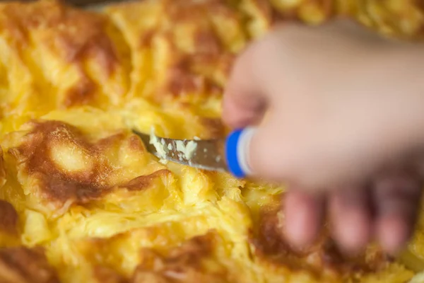 Achma, torta com queijo, lasanha com queijo, khachapuri — Fotografia de Stock