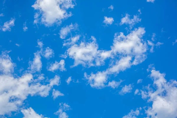 Nubes con cielo azul, textura natural —  Fotos de Stock