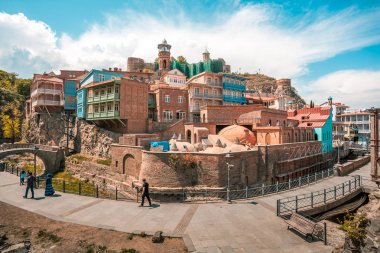 Eski kükürt banyoları ile ahşap Abanotubani bölgesinde bal oyulmuş