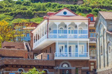 Eski kükürt banyoları ile ahşap Abanotubani bölgesinde bal oyulmuş