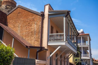 Eski kükürt banyoları ile ahşap Abanotubani bölgesinde bal oyulmuş