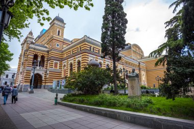 Gürcistan Ulusal Opera ve bale Tiyatrosu 1851 yılında ben inşa