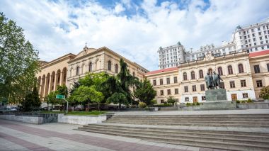 Tiflis, klasik gymnasi ilk deneysel devlet okulunda