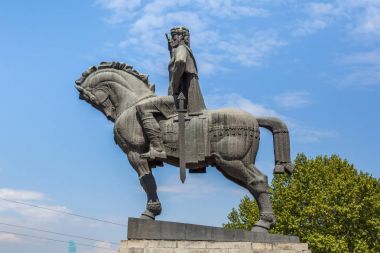 Kral Vakhtang Gorgasali 'nin Tiflis, Gürcistan' daki heykeli