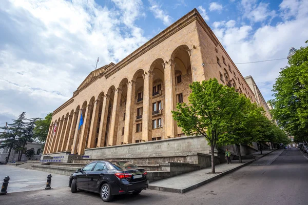 Tbilisi, Gruzie - 07 května 2017: Staré budově parlamentu na Rus — Stock fotografie