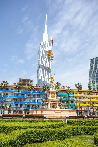 Batum, Gürcistan - 14.05.201 Neptün Çeşmesi ile kare görünümü