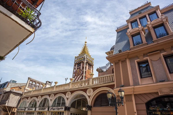 Torre del reloj se encuentra en Piazza Square en Batumi, región de Adjara — Foto de Stock