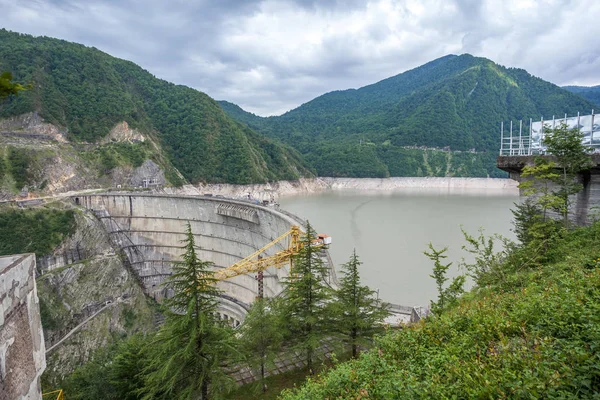 La central hidroeléctrica Enguri HES . — Foto de Stock
