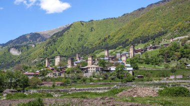 Svaneti alan Kafkas Dağları g köyde Mestia kuleleri