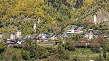 Svaneti alan Kafkas Dağları g köyde Mestia kuleleri
