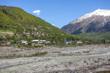 Svaneti alan Kafkas Dağları g köyde Mestia kuleleri