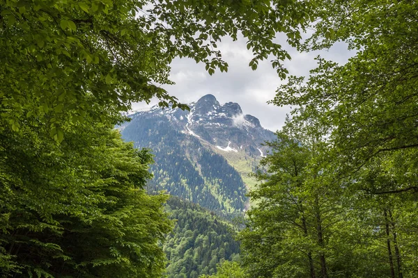 Lindas montanhas de svaneti, região montanhosa da Geórgia — Fotografia de Stock