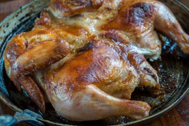 Demir Pan, ev yapımı yiyecek kızarmış tavuk
