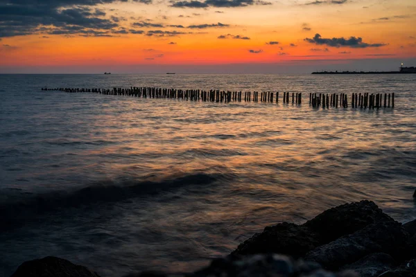 Colorido atardecer en el Mar Negro, Poti, Georgia —  Fotos de Stock