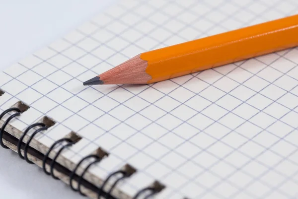 Cuaderno con pluma y lápiz, artículos de hombre de negocios —  Fotos de Stock