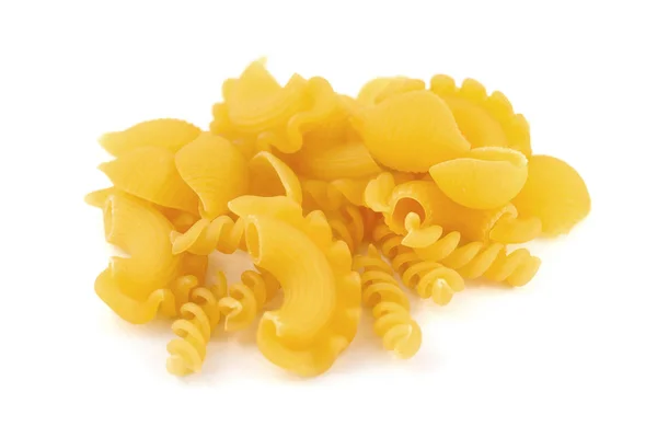 Pasta maccheroni isolata su fondo bianco, cibo — Foto Stock